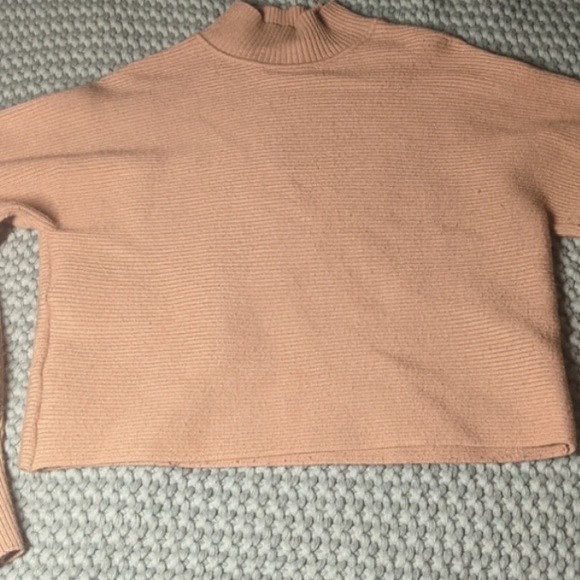 Zara mock neck cropped sweater - Picture 1 of 6